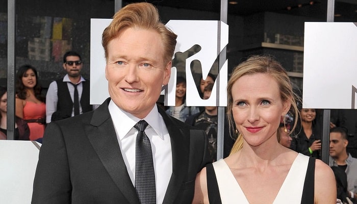 A picture of Conan O'Brien with his wife, Liza Powel O'Brien.